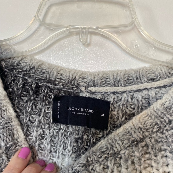 Lucky Brand knit sweater size women’s medium - Picture 4 of 6